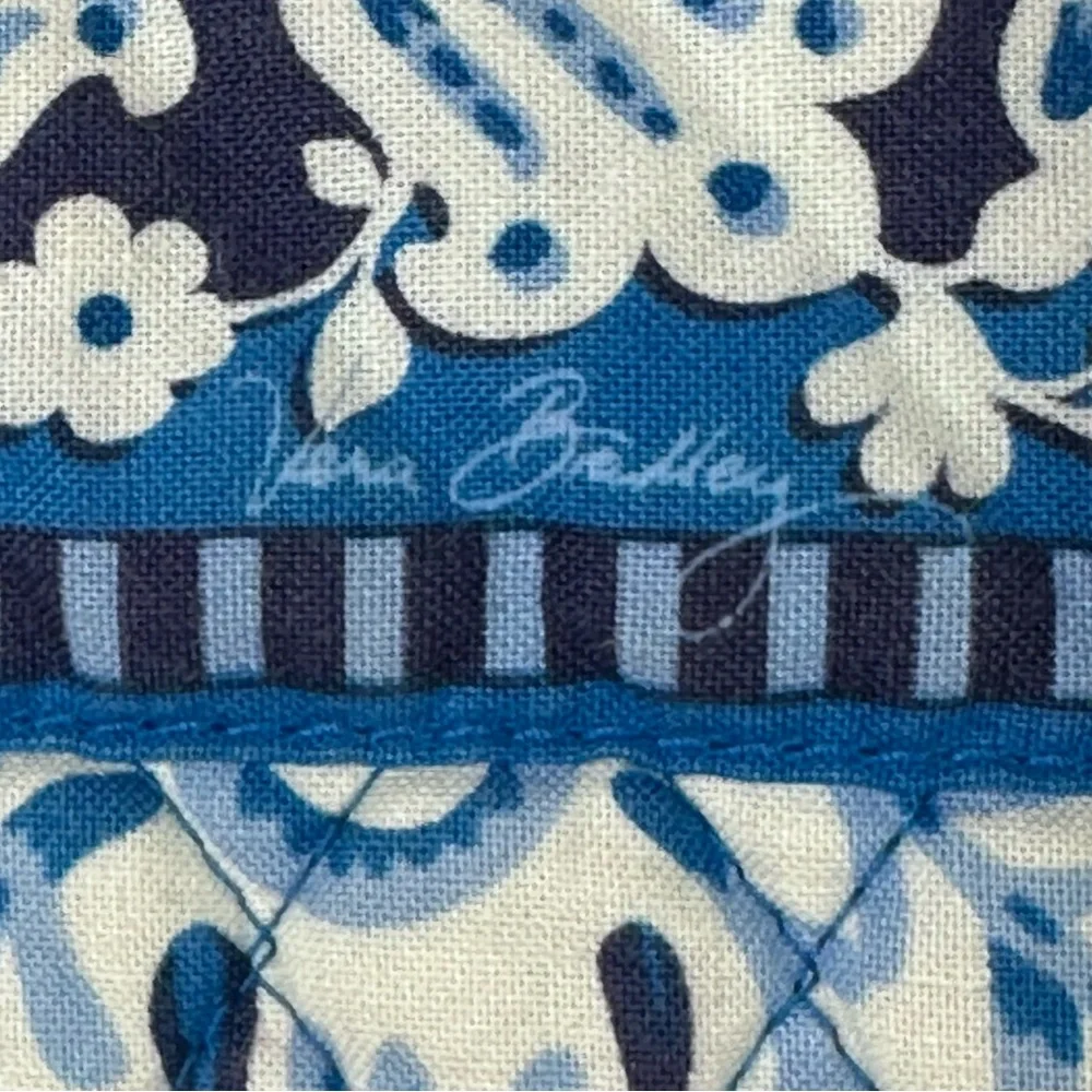 Vera Bradley Floral Quilted Cotton Coastal Grandma Style Blue Lagoon Tote Bag - Picture 12 of 12